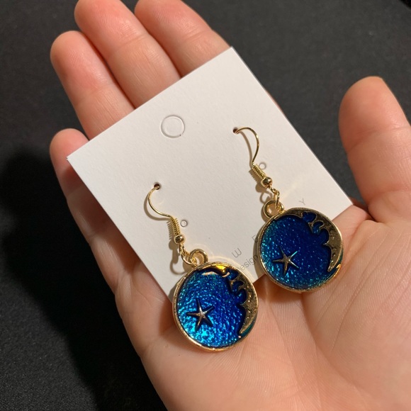 ✨ 2/$20 Celestial Goddess Moon Drop Earrings - Picture 4 of 9